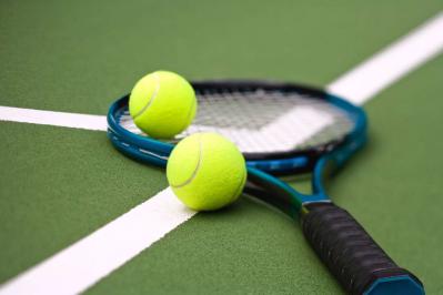 Noene® e il Tennis: come prevenire i traumi da stress con le solette antishock