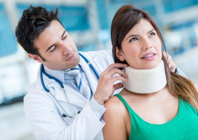 Colpo di frusta cervicale: cause, sintomi e possibili rimedi