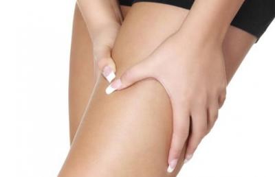Avverti un dolore alla gamba destra? Consulta l’articolo
