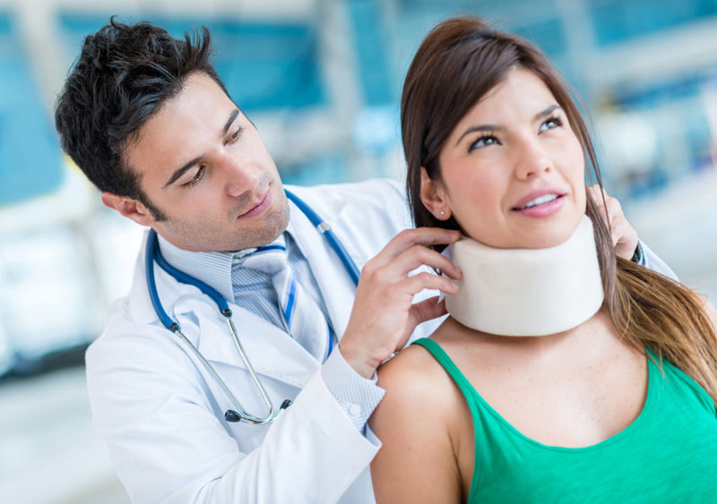Colpo di frusta cervicale: cause, sintomi e possibili rimedi