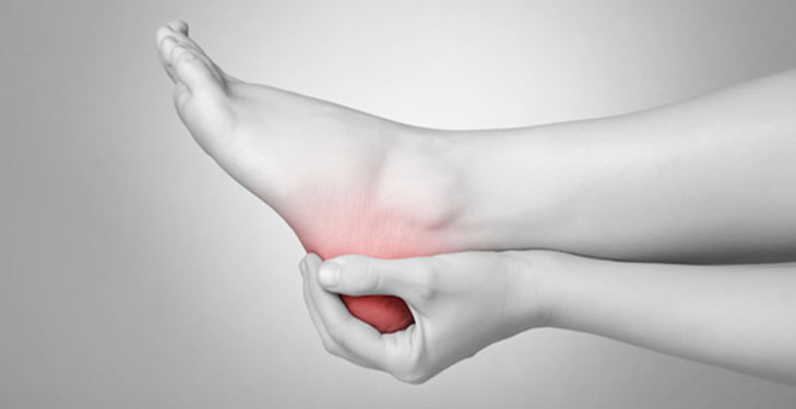 Soffri spesso di dolore al tallone? Esistono dei rimedi specifici
